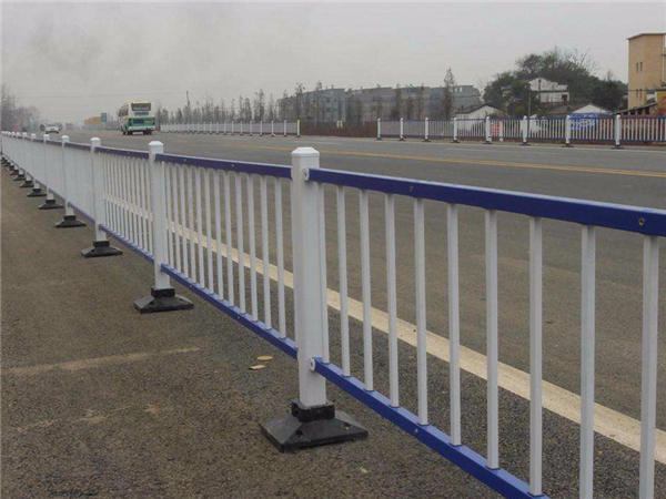 常規(guī)市政道路護(hù)欄,常規(guī)市政道路護(hù)欄廠(chǎng)家,市政道路護(hù)欄案例
