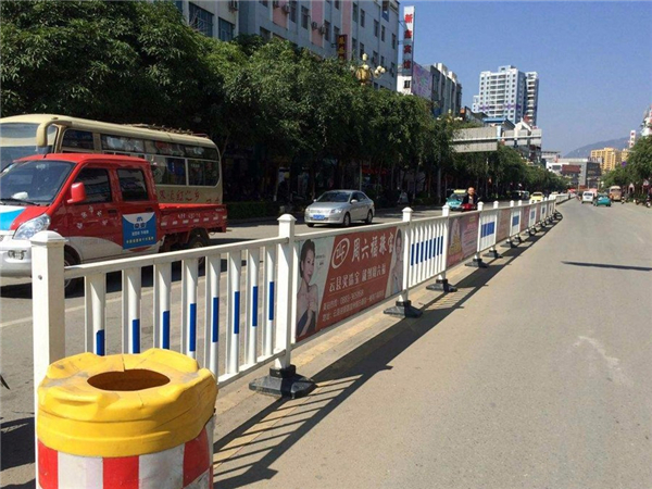 常規(guī)市政道路護(hù)欄,常規(guī)市政道路護(hù)欄廠(chǎng)家,市政道路護(hù)欄案例